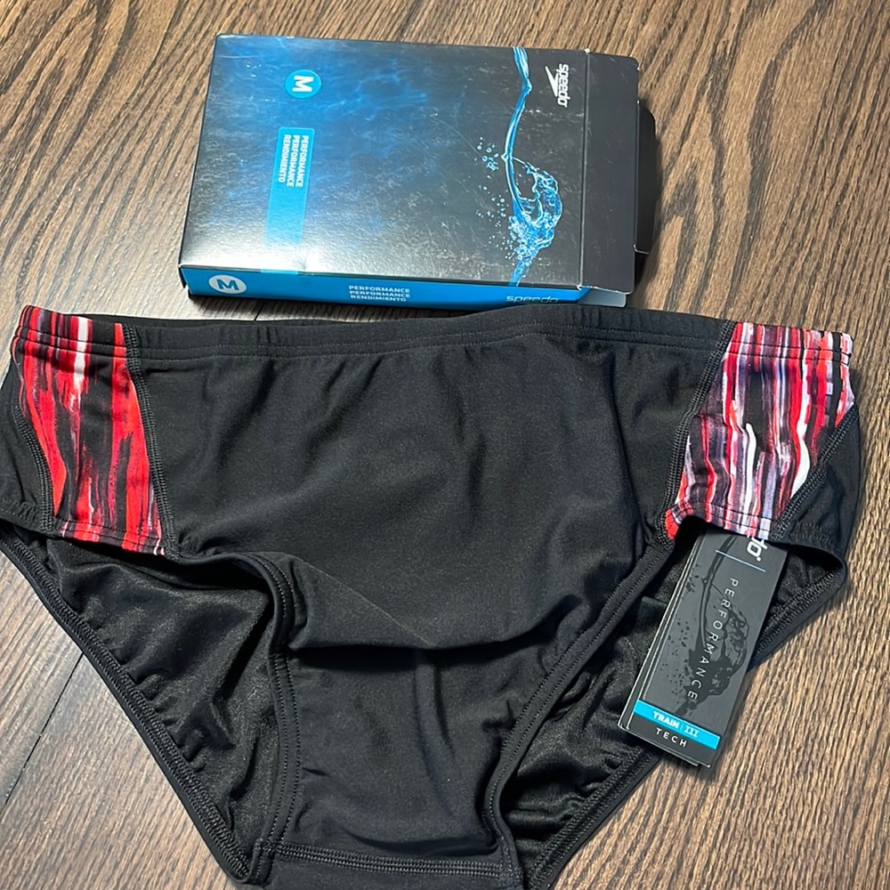 Speedo brief red size 36 NWT